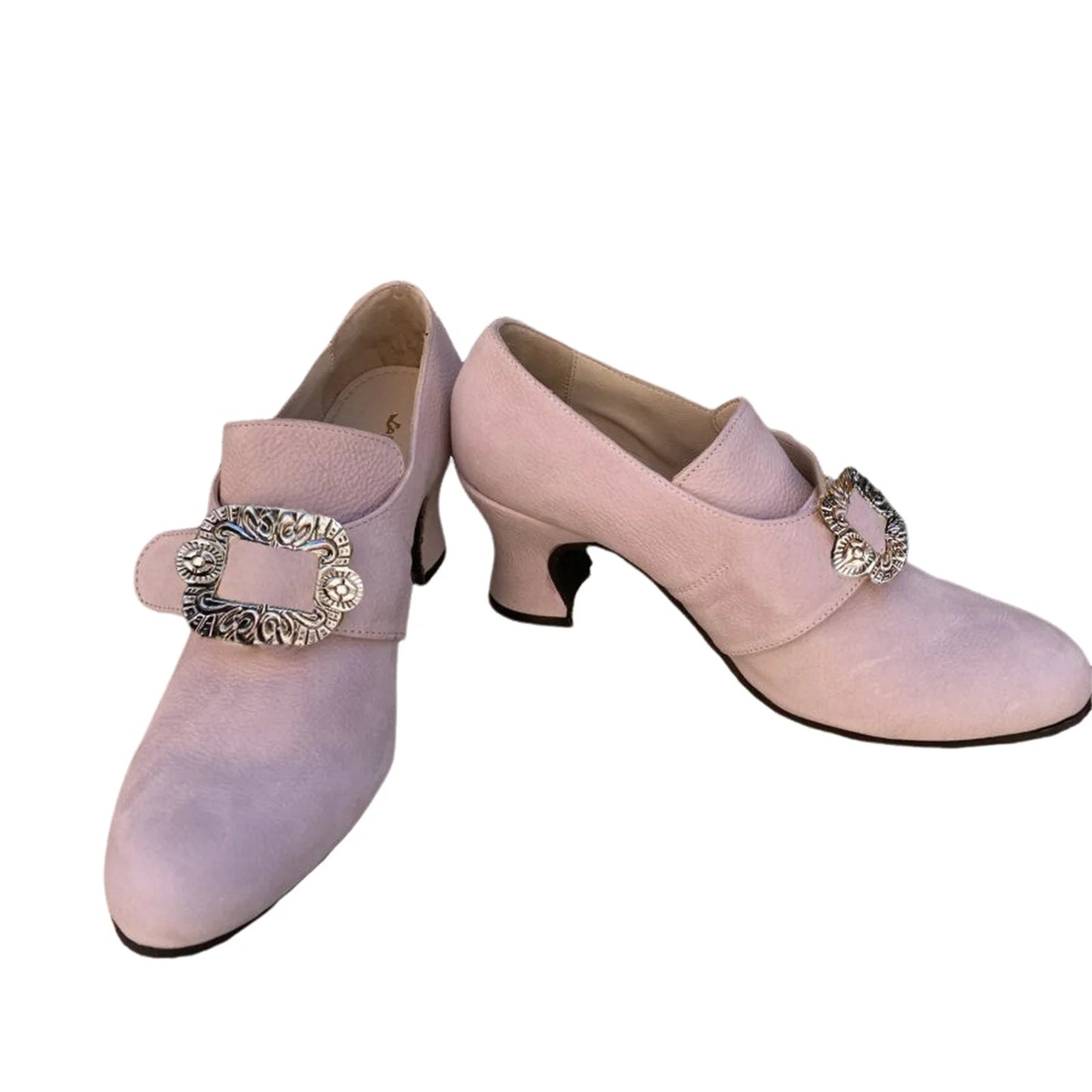 The Noble Step – Lady’s Heeled Slippers of the Hidden Court.